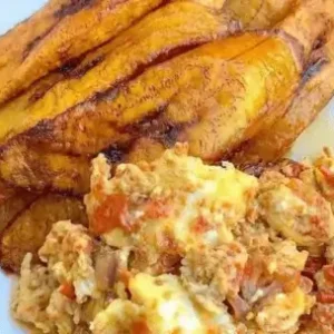 Fried Plantain and Eggs (Plate)